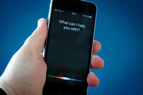 A­p­p­l­e­,­ ­S­i­r­i­­y­i­ ­G­e­l­i­ş­t­i­r­m­e­k­ ­İ­ç­i­n­ ­K­u­l­l­a­n­ı­c­ı­l­a­r­a­ ­Ç­o­k­ ­F­a­z­l­a­ ­S­o­r­u­ ­S­o­r­u­y­o­r­